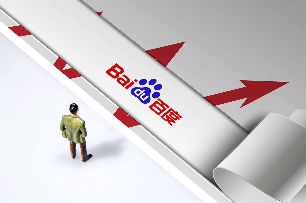 张靓颖摔下舞台